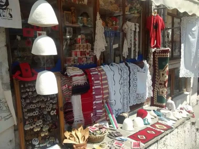 Albania - co warto kupić, by przywieźć wyjątkowe pamiątki?