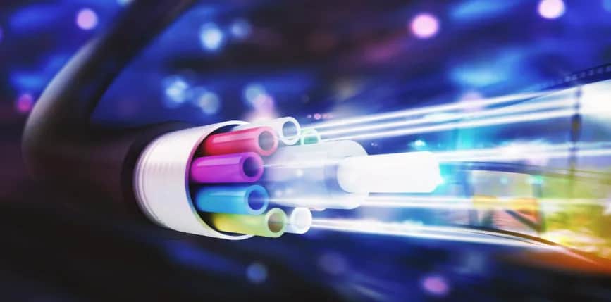 Jaki internet światłowodowy wybrać, aby uniknąć problemów z prędkością?