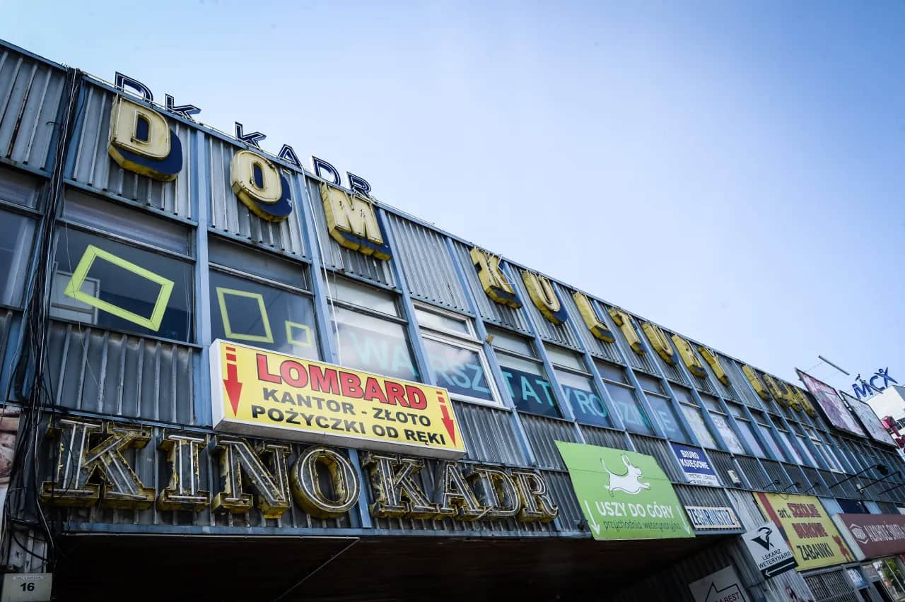 Czy zeby sprzedac cos w lombardzie trzeba miec 18 lat? Oto prawda