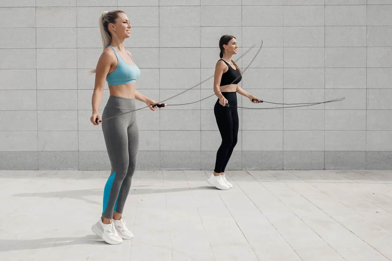 Jaką skakankę wybrać, aby uniknąć błędów i osiągnąć cele treningowe?