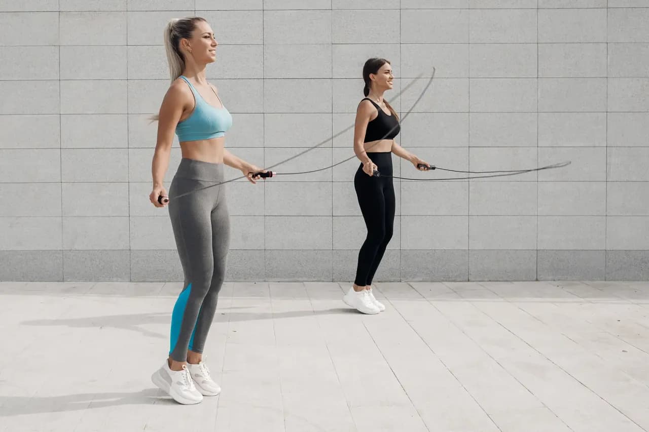 Jaką skakankę wybrać, aby uniknąć błędów i osiągnąć cele treningowe?