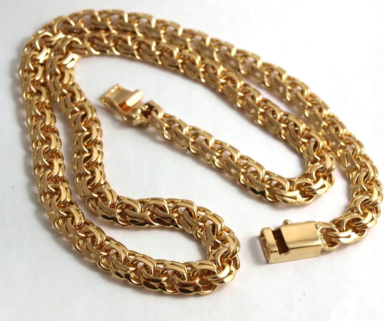 Ile za złoty łańcuszek w lombardzie? Ceny, które mogą zaskoczyć